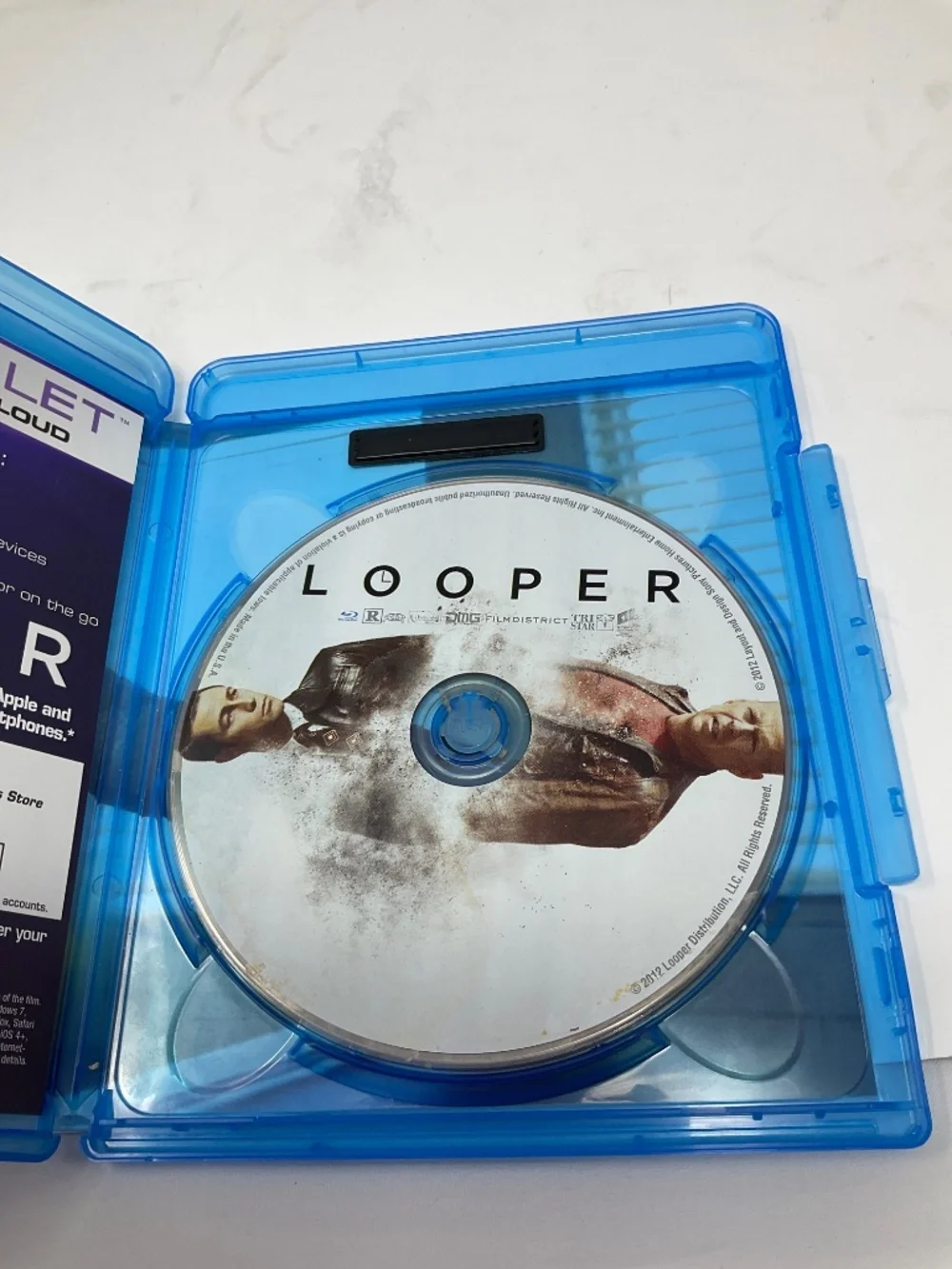 Blu Ray - Looper with Bruce Willis and Joseph Gordon Levitt. V247